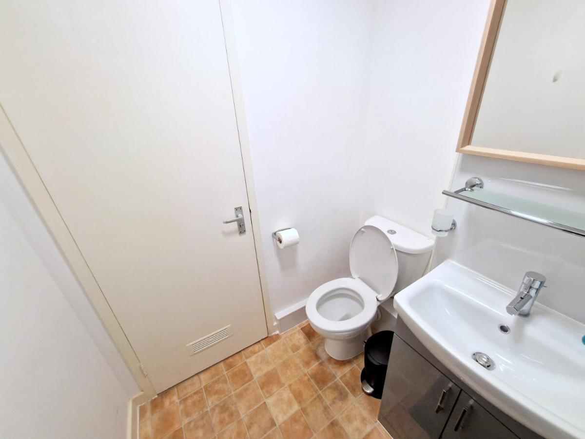 דירות לונדון Flat In Battersea, 5 Minutes From Clapham Junction Station מראה חיצוני תמונה