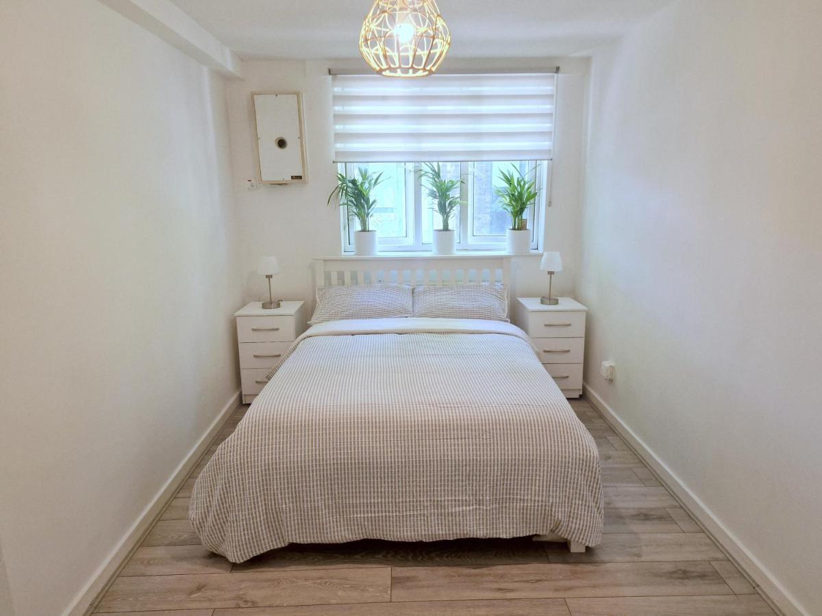 דירות לונדון Flat In Battersea, 5 Minutes From Clapham Junction Station מראה חיצוני תמונה