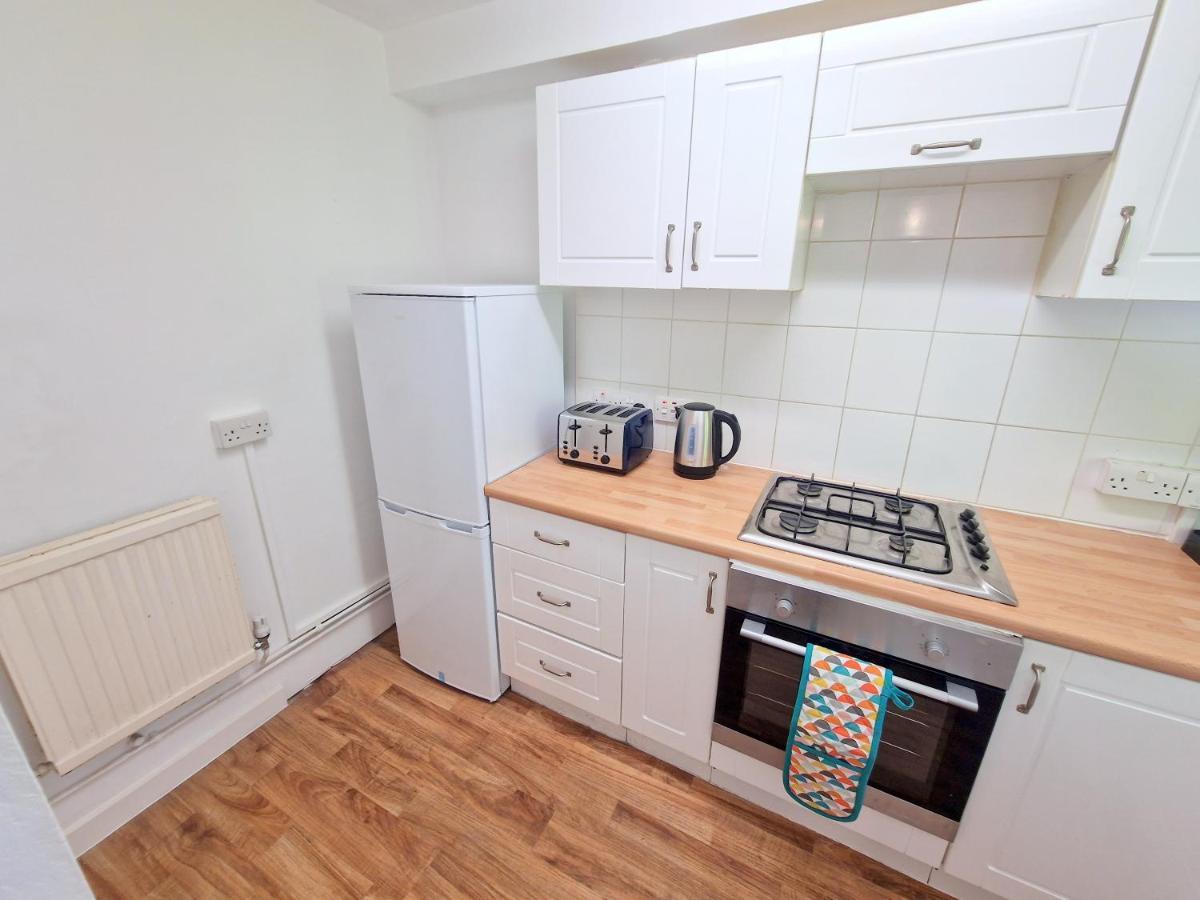 דירות לונדון Flat In Battersea, 5 Minutes From Clapham Junction Station מראה חיצוני תמונה