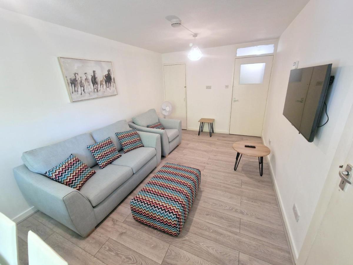 דירות לונדון Flat In Battersea, 5 Minutes From Clapham Junction Station מראה חיצוני תמונה