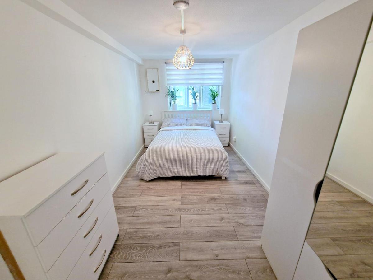 דירות לונדון Flat In Battersea, 5 Minutes From Clapham Junction Station מראה חיצוני תמונה